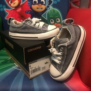 Baby’s distressed denim converse